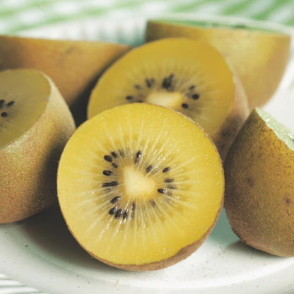 Green boutiQ - Fruitplant - Gele Kiwi - Actinidia deliciosa Golden Kiwi - Gele Vrucht - 2 planten - Pot 15cm Hoogte 50cm